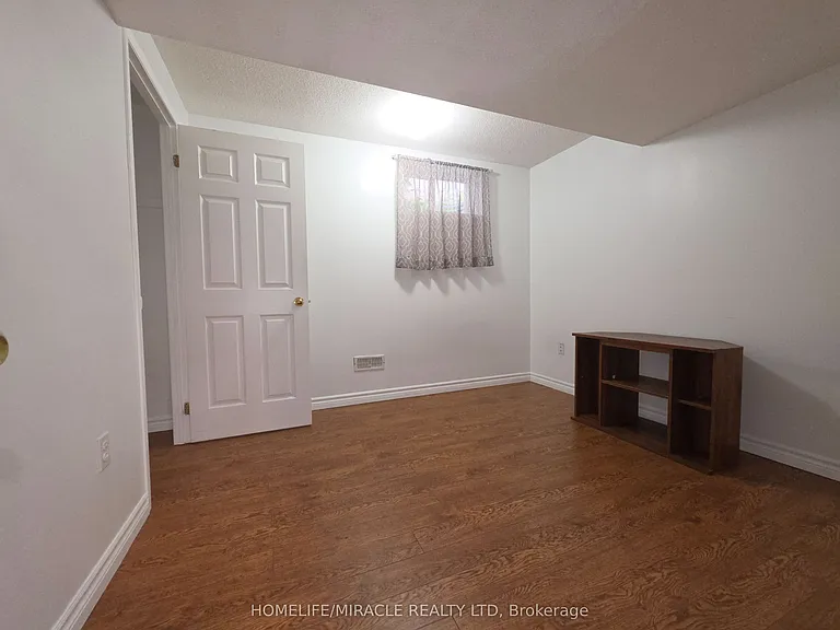 59 Rollingwood Dr #BASEMENT — Photo 9