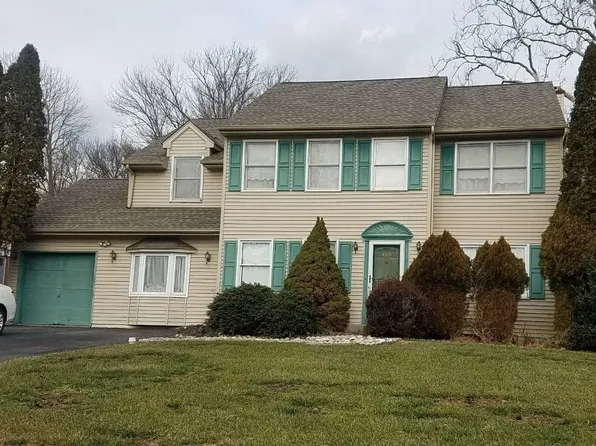 4301 Riders Ln, Upper Chichester, PA 19061
