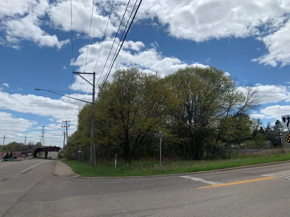 32XX Rice St, Saint Paul, MN 55126