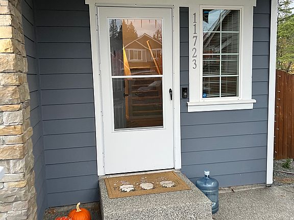 2nd image of 11723 1st Pl SE