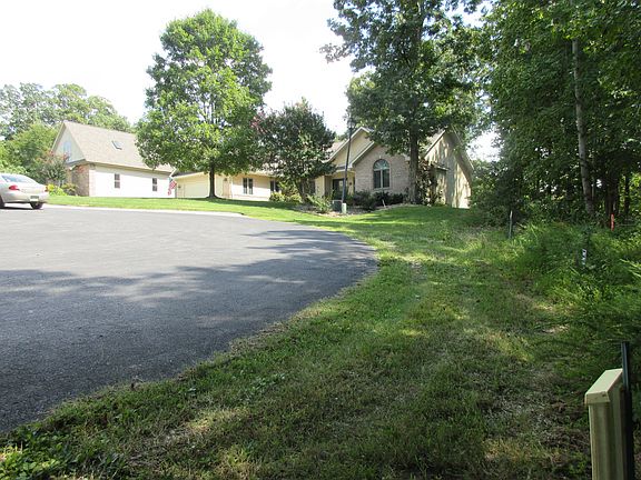 3rd image of 106 Vinita Way