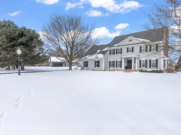 764 Oconomowoc PARKWAY, Oconomowoc, WI 53066