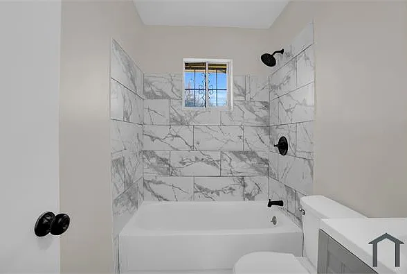 724 Golden Gate Dr — Photo 5