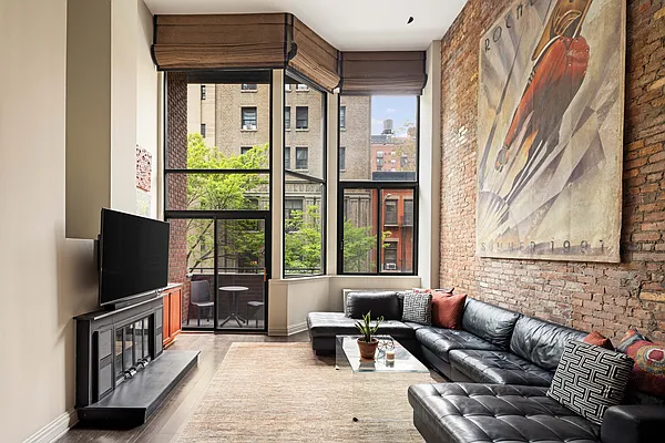 Living room, photo 1