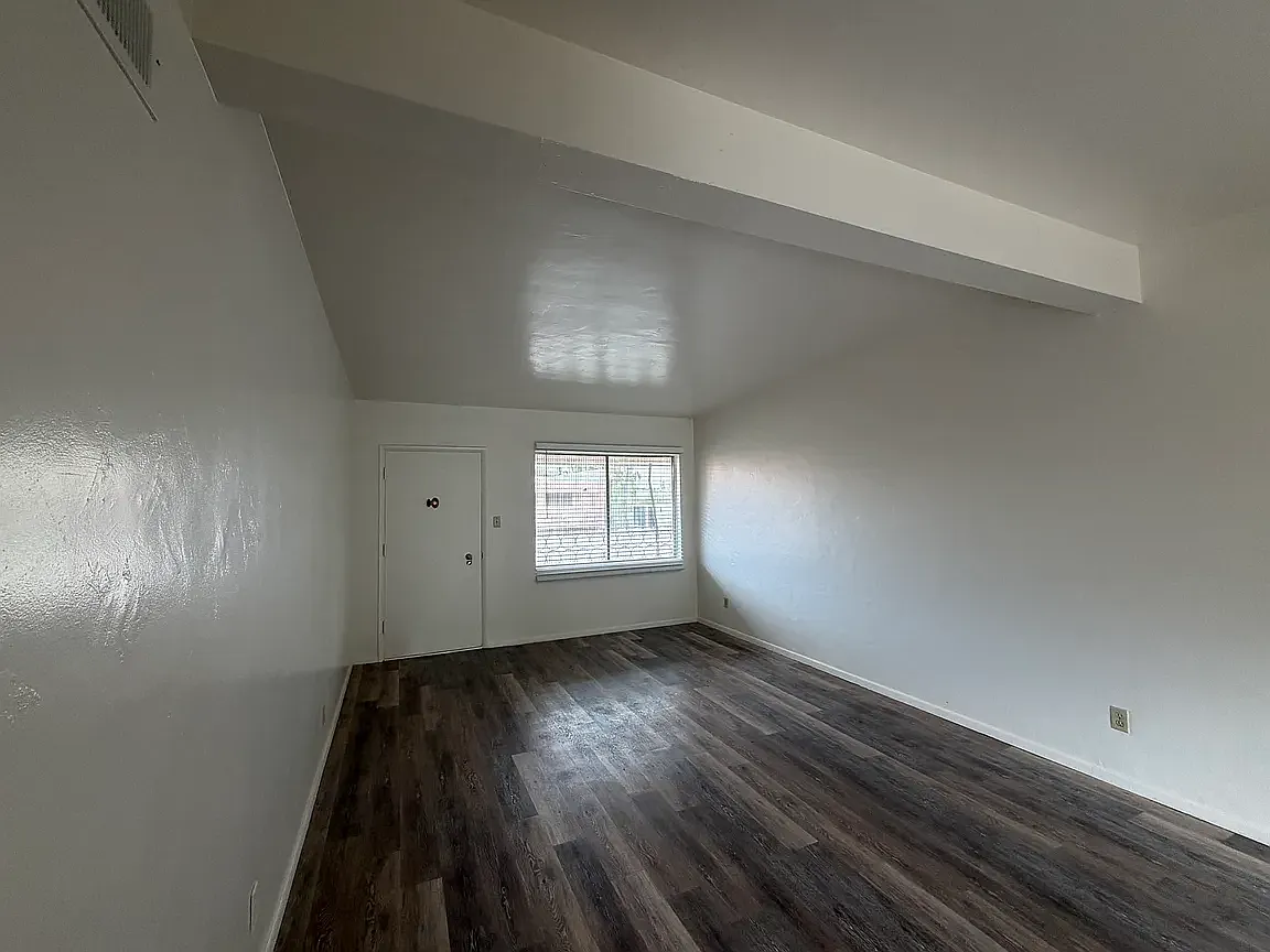 Fleetwood Apartments — Photo 2