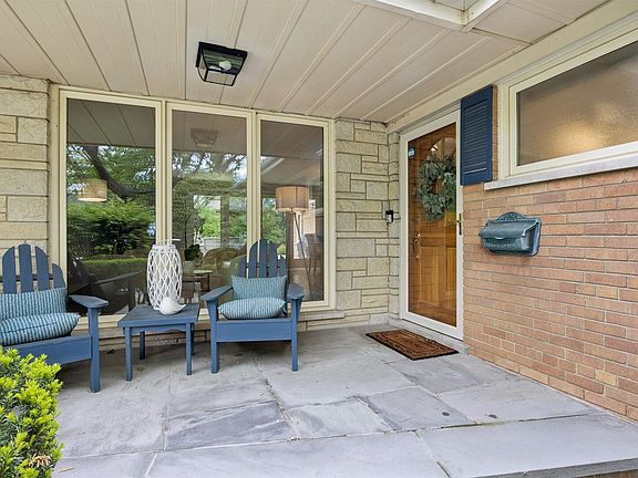 2nd image of 5313 Caroline Ave