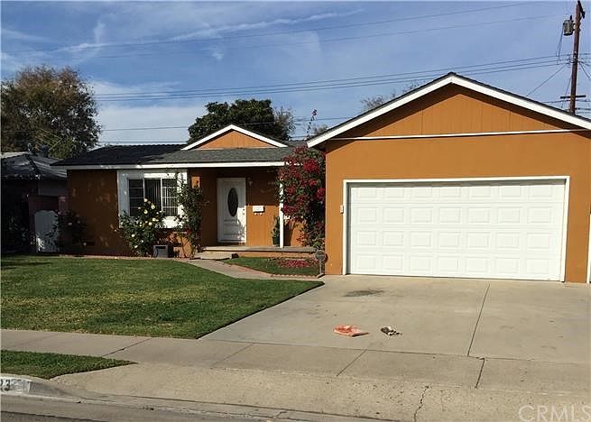 1st image of 1423 E Willow St