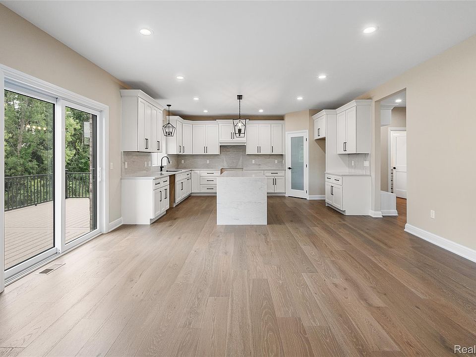 1356 Masters Dr, photo 10