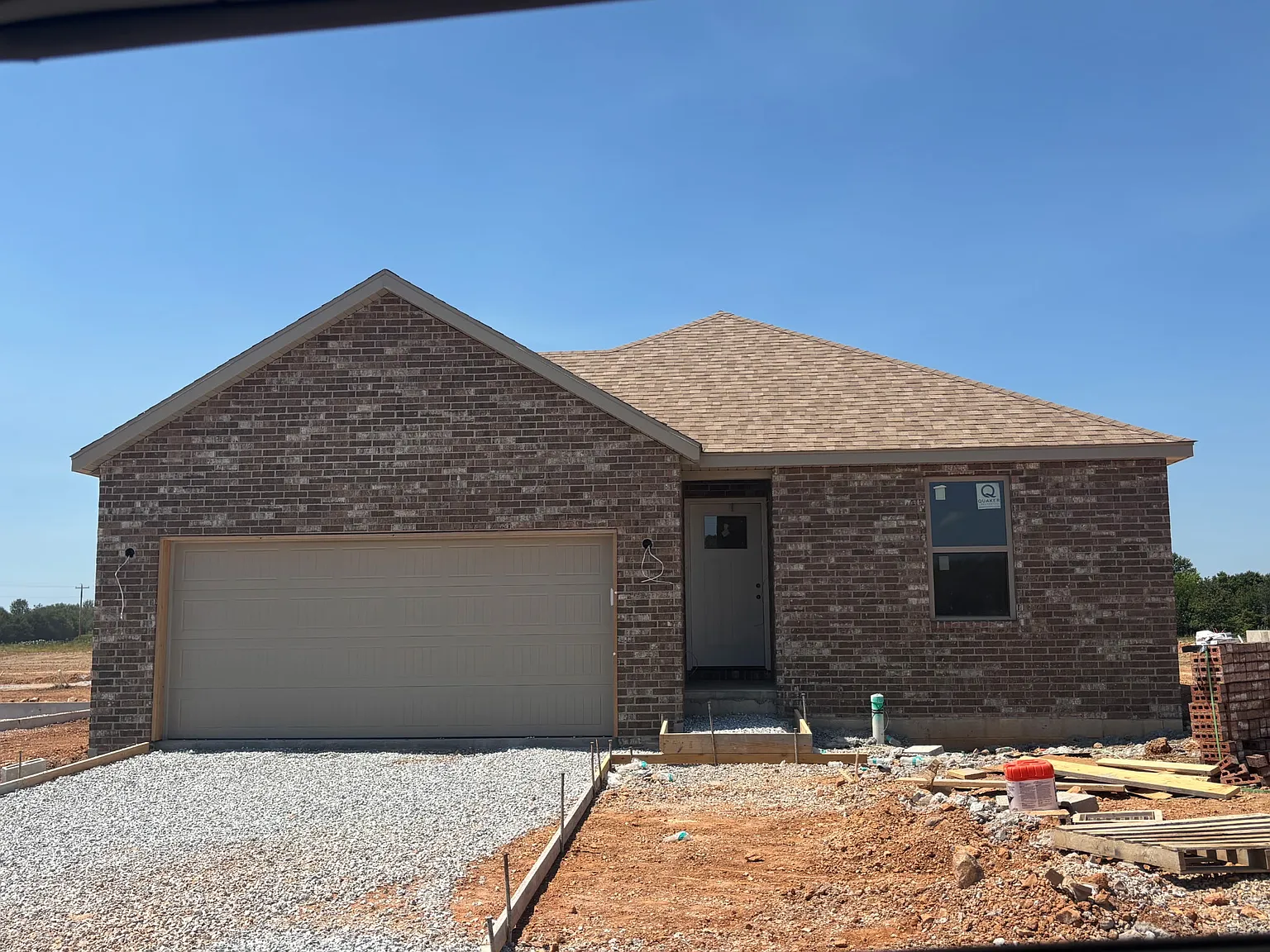 3 bed, $1,800 — Photo 1
