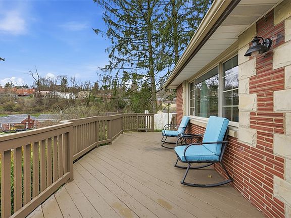 5th image of 2386 Crestview Rd