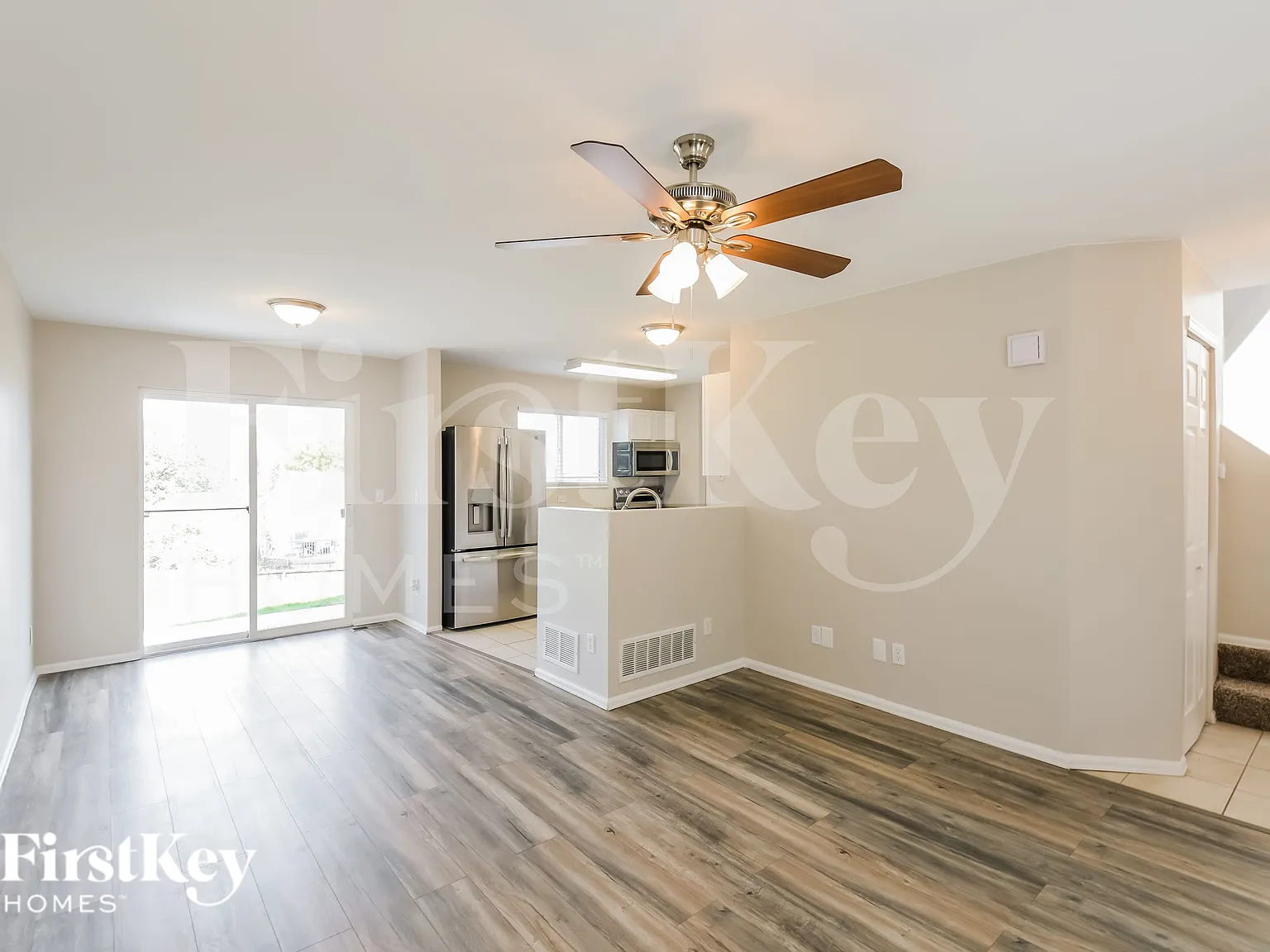 3 bed, 2.5 bath, 1724 sqft, $2,730 — Photo 3