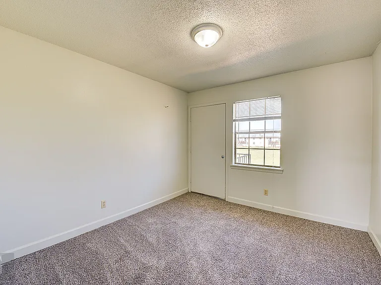 VIEUX CARRE APARTMENTS — Photo 13