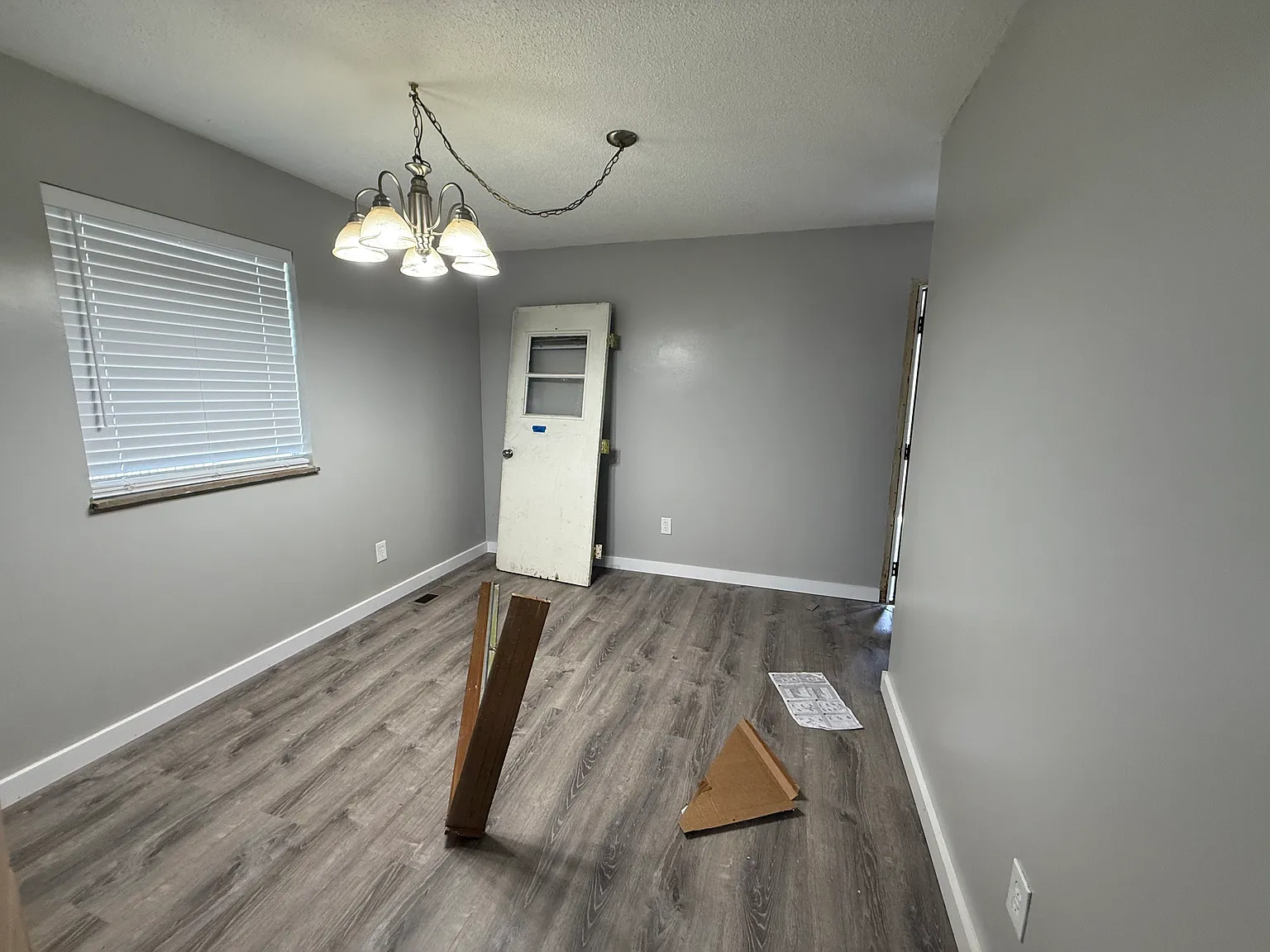 3 bed, 1.5 bath, 1144 sqft, $1,500 — Photo 2