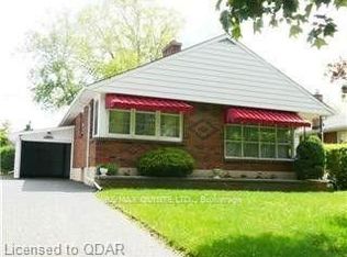 27 1st Ave, Quinte West, ON K8V 4C2