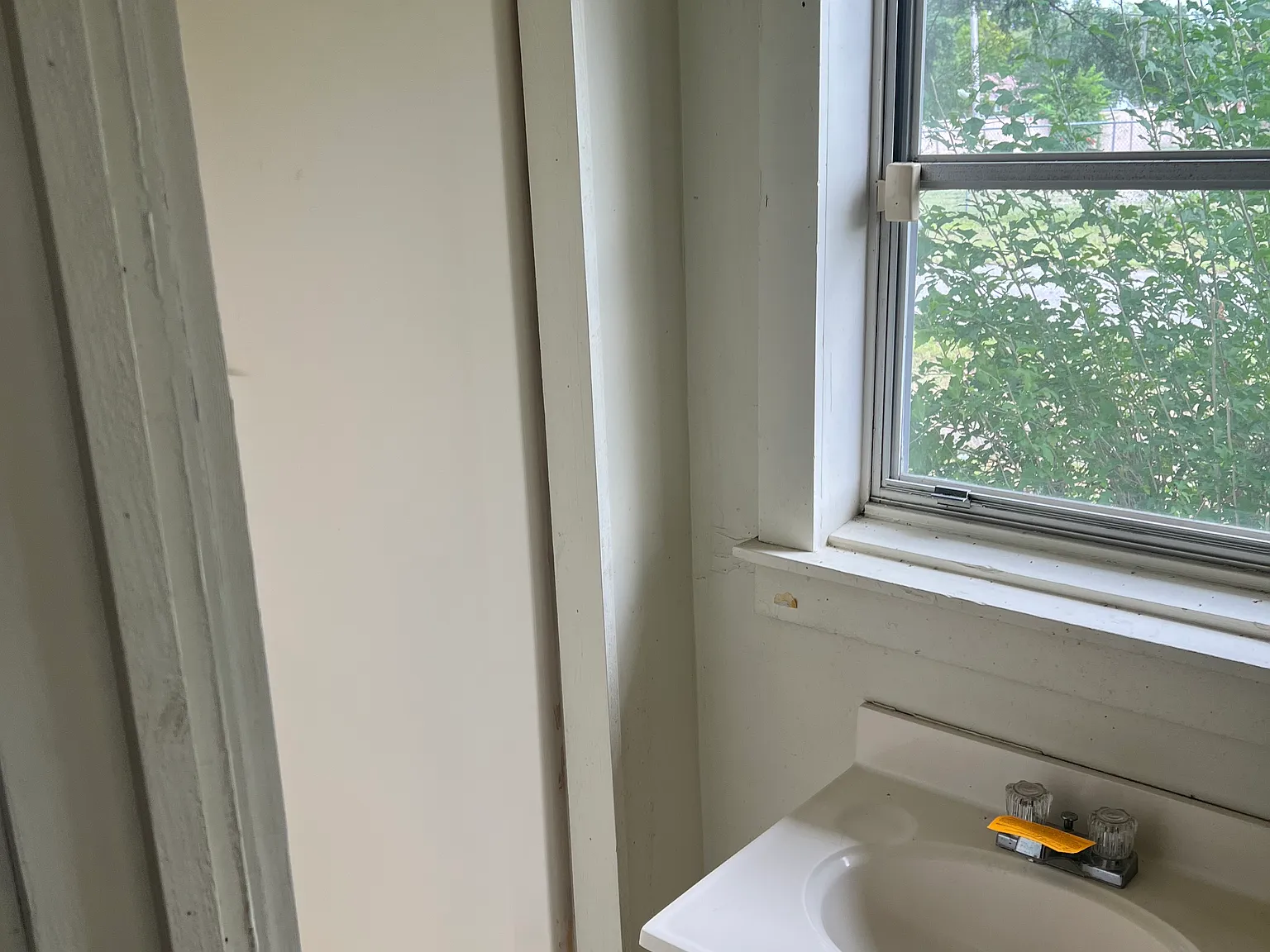 3 bed, 1449 sqft, $1,200 — Photo 4