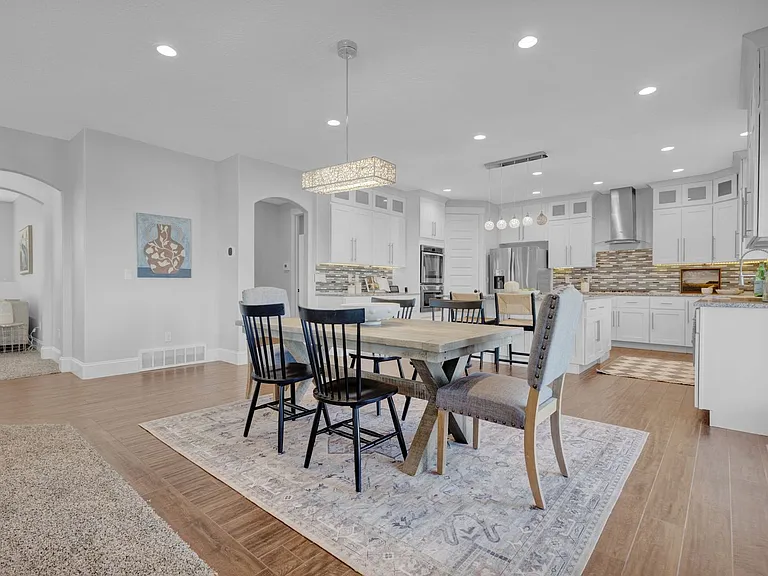 910 S Pace Pl — Photo 6