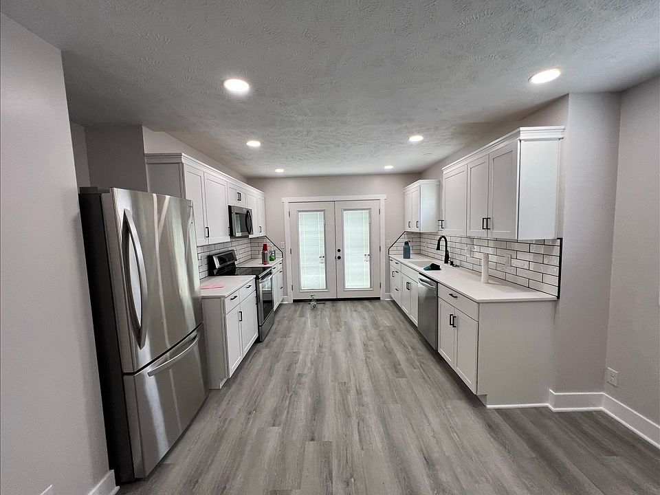 1st image of 2618 S 32nd Ave