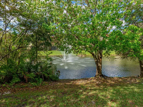 123 Lake Monterey Circle, Boynton Beach, FL 33426