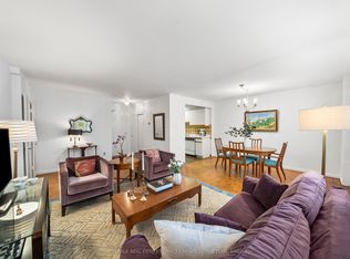 581 Avenue Rd #204, Toronto, ON M4V 2K4