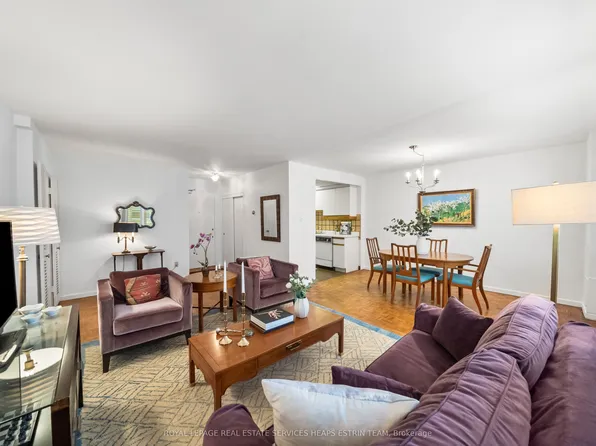 581 Avenue Rd #204, Toronto, ON M4V 2K4
