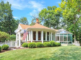 876 Sauganash Dr, Fontana, WI 53125