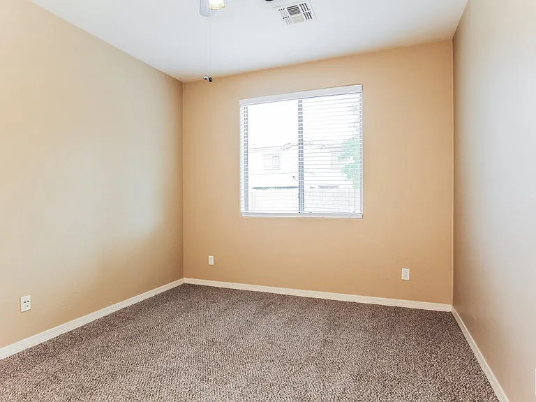 4261 N 157th Ave — Photo 13