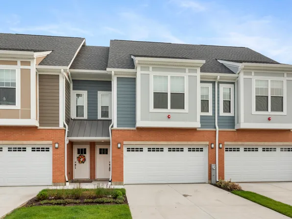 28295 Torch Pkwy, Warrenville, IL 60555