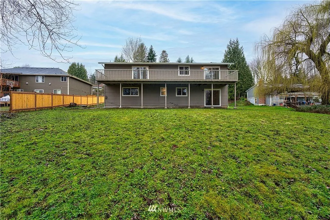 3 bed, 2296 sqft, $3,500 — Photo 3