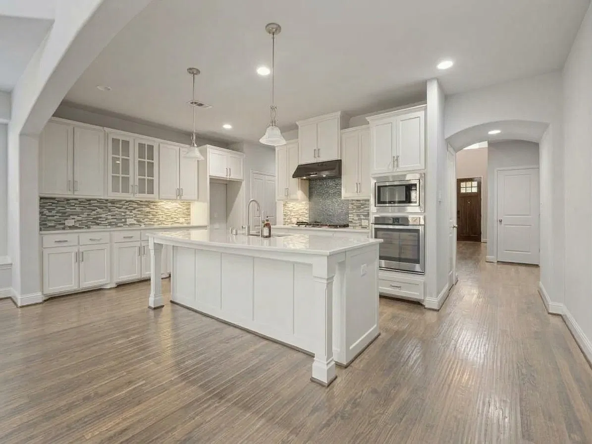 5 bed, 3793 sqft, $3,850 — Photo 4