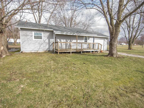 23 N Myers Ave, Herrick, IL 62431