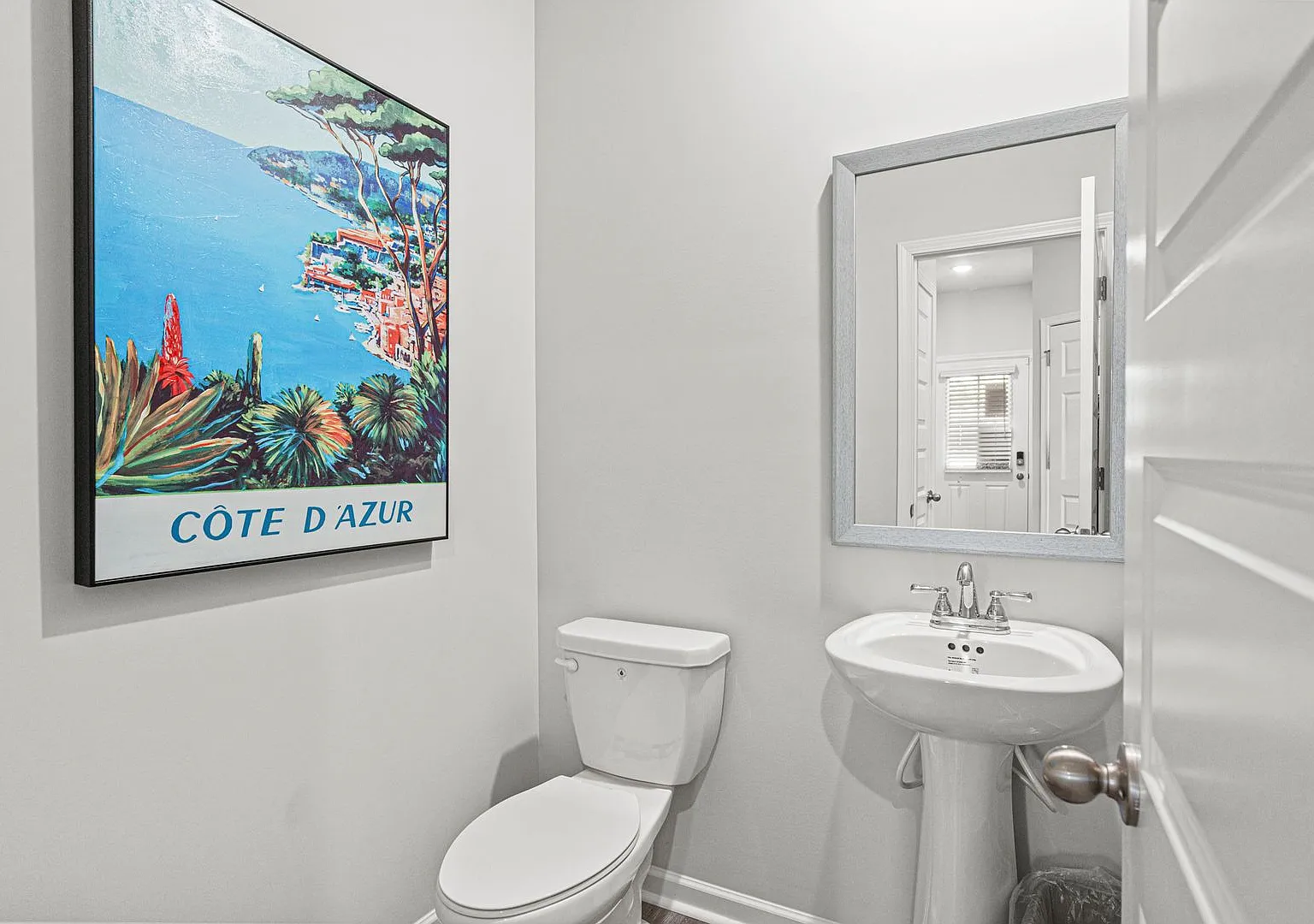 3 Bed 2.5 bathroom townhomes in Gainesville! — Photo 3