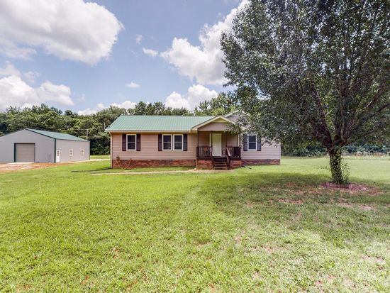 2415 Highway 48 S, Centerville, TN 37033