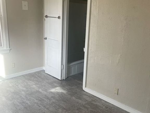 4th image of 316 1/2 S Seneca Ave