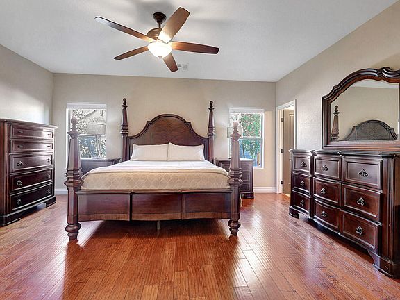 5th image of 970 E DORIS Street