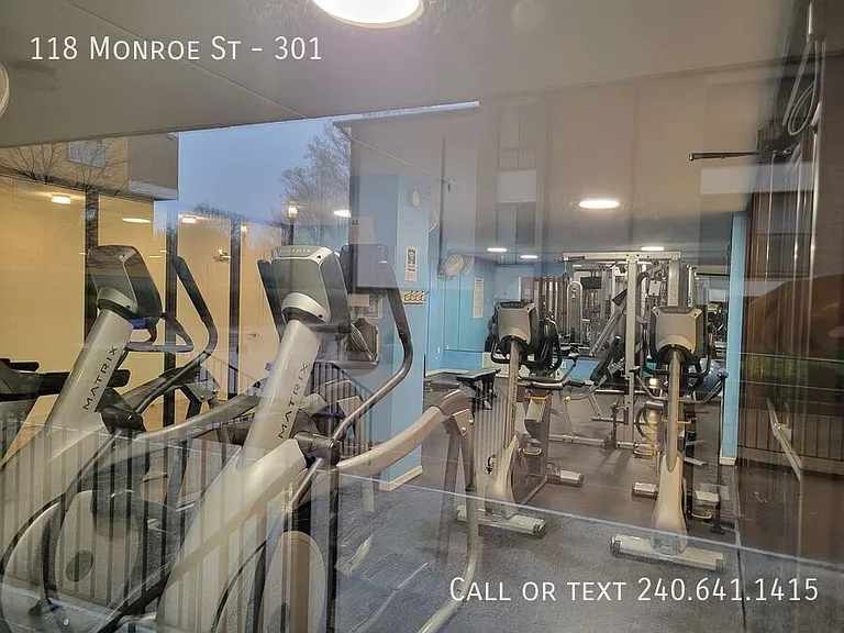 118 Monroe St #301 — Photo 10