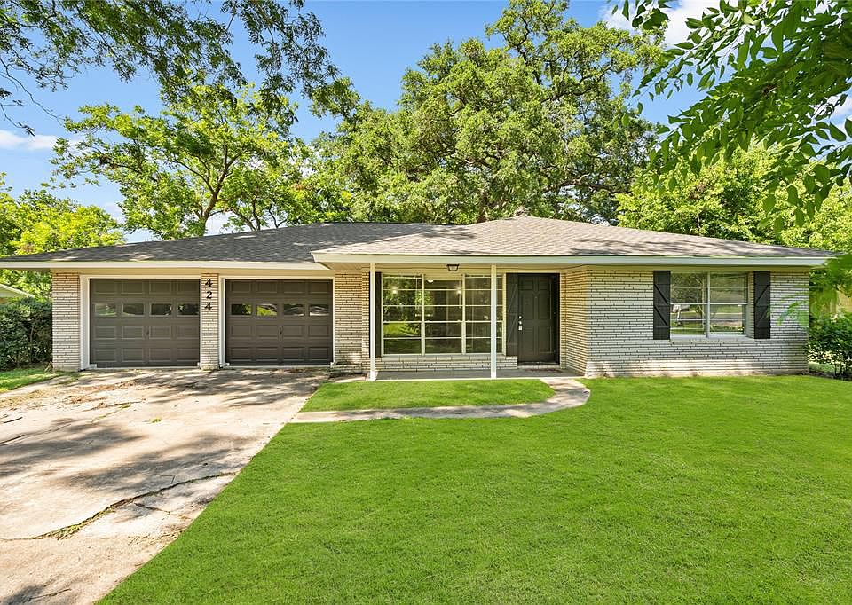 1st image of 424 Southern Oaks Dr
