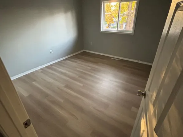1348 Vandenberg Cir, Sergeant Bluff, IA 51054