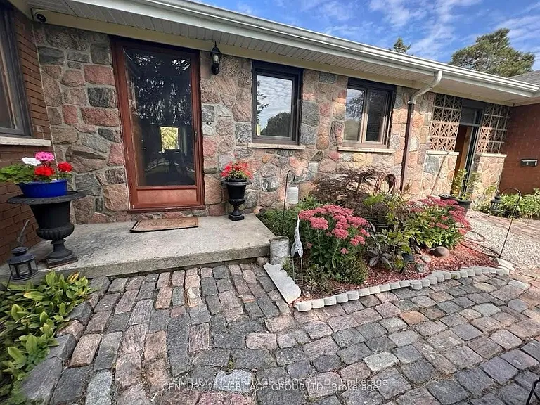 927 Srigley St #MAIN — Photo 15