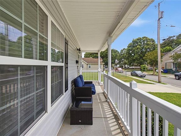 3rd image of 1717 Maple Ave