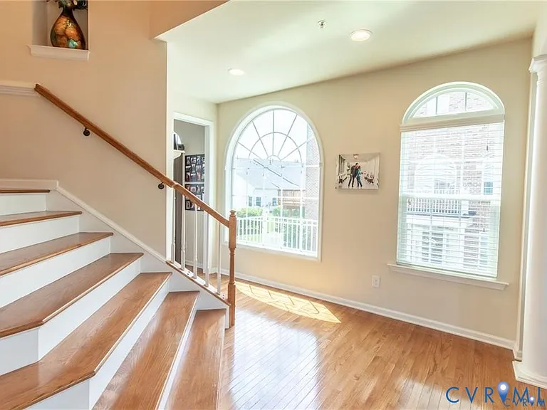 411 Siena Ln — Photo 9
