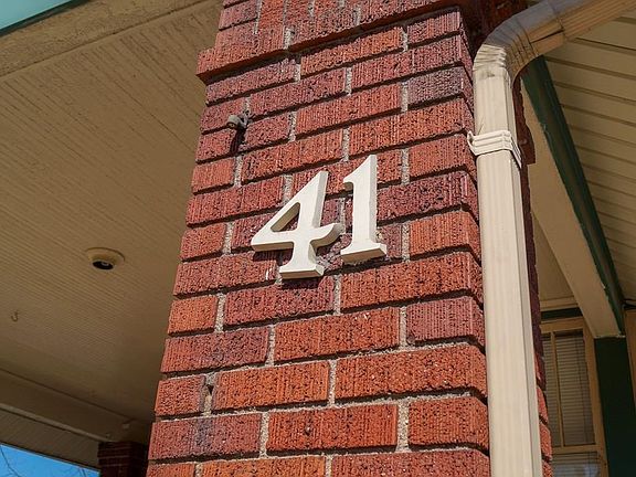4th image of 39 W Fairview Ave