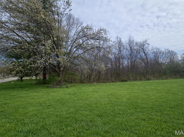 2114 Bainbridge Rd, Jackson, MO 63755