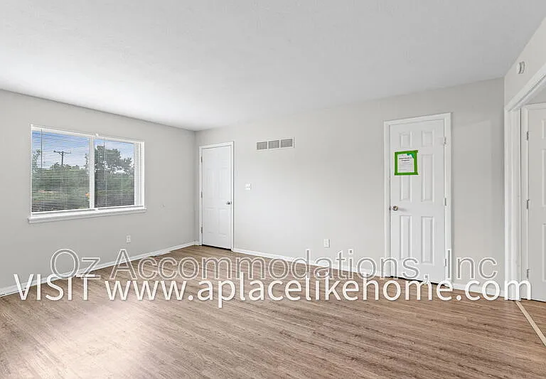 3607 W 47th St — Photo 6