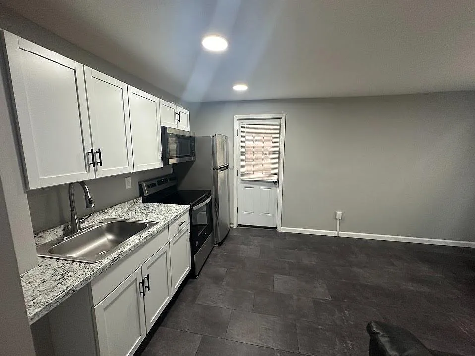 41 Fayette St #2B