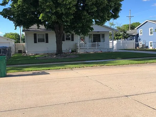 2908 W 17th St, Grand Island, NE 68803