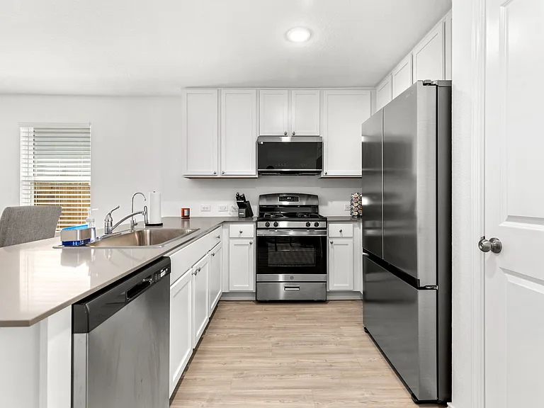 9761 Durham Ml — Photo 7