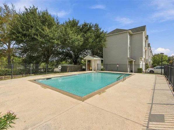 176 Binnacle Ct #B, Willis, TX 77318
