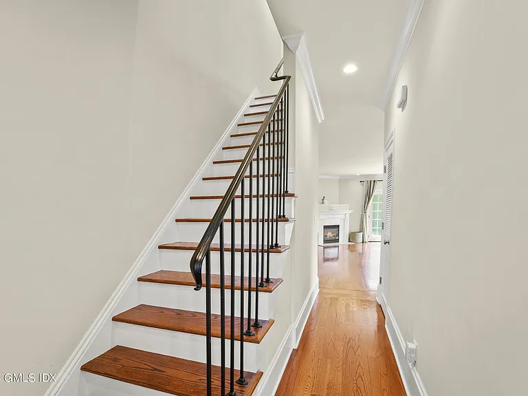 26 Edgewood Ave #1 — Photo 5