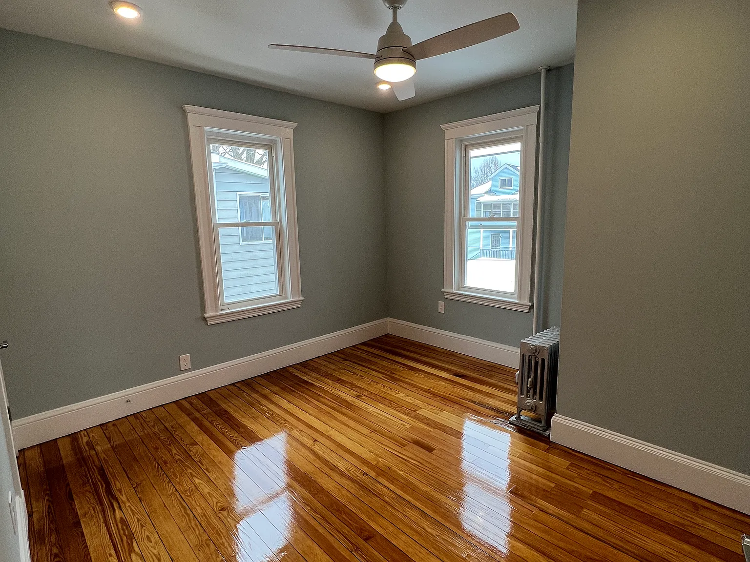 3 bed, 1200 sqft, $4,295 — Photo 4