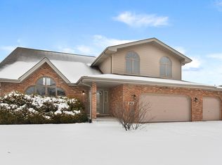 8825 Brown Ln, Tinley Park, IL